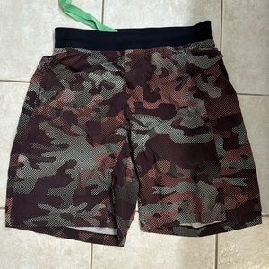 Lululemon athletica men’s large unlined camp shorts T.H.E.